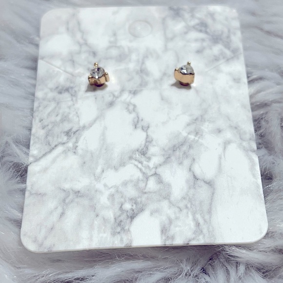 Earrings/Studs - Picture 3 of 3